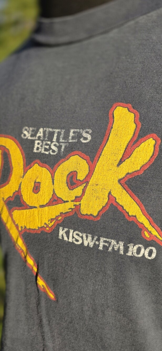 SEATTLE'S BEST ROCK KISW 100 99.9 FM Radio T-SHIRT 1970s Vintage 70s Original L